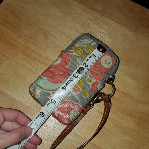 Fossil Floral Print Wallet Wristlet - Picture 5 of 6